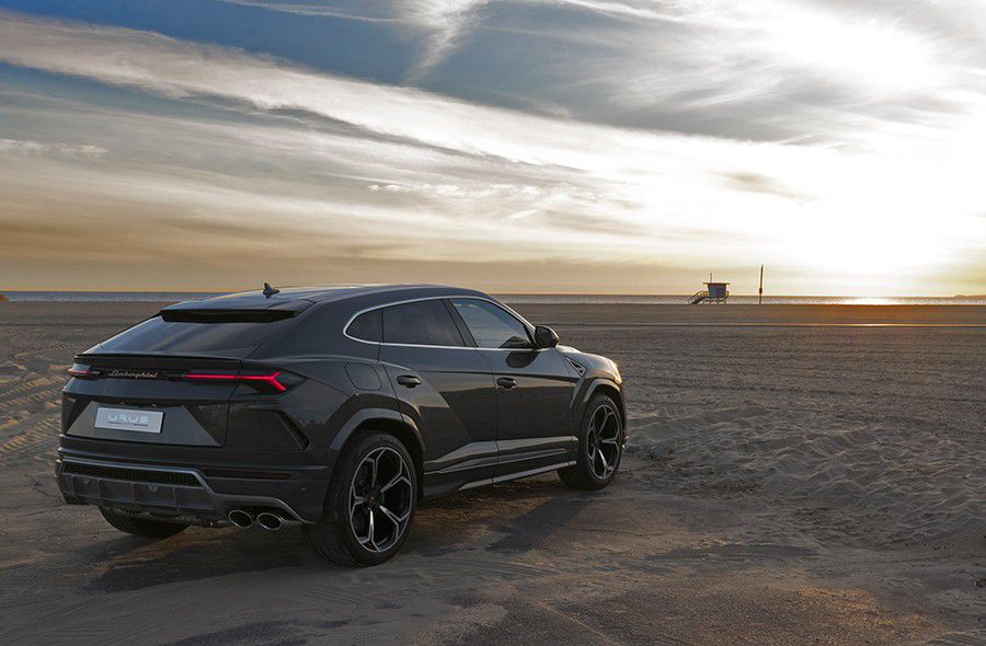 Lamborghini-Urus-2018-23