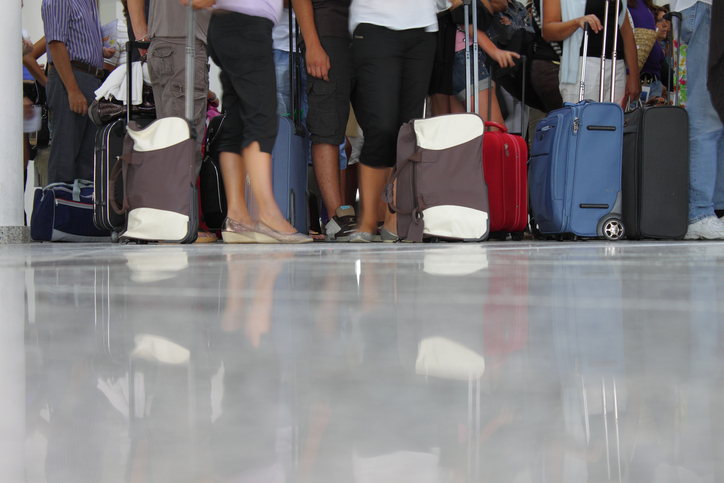 Las aerolíneas denuncian caos en la UE por controles extras en los aeropuertos