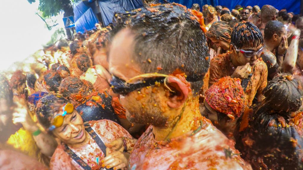 Buñol espera la llegada de 22.000 personas para la ‘Tomatina’