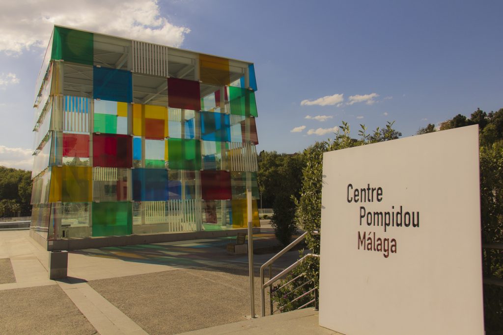 Surrealistas, las utopías y el “Guernica”, ejes del otoño artístico en Málaga