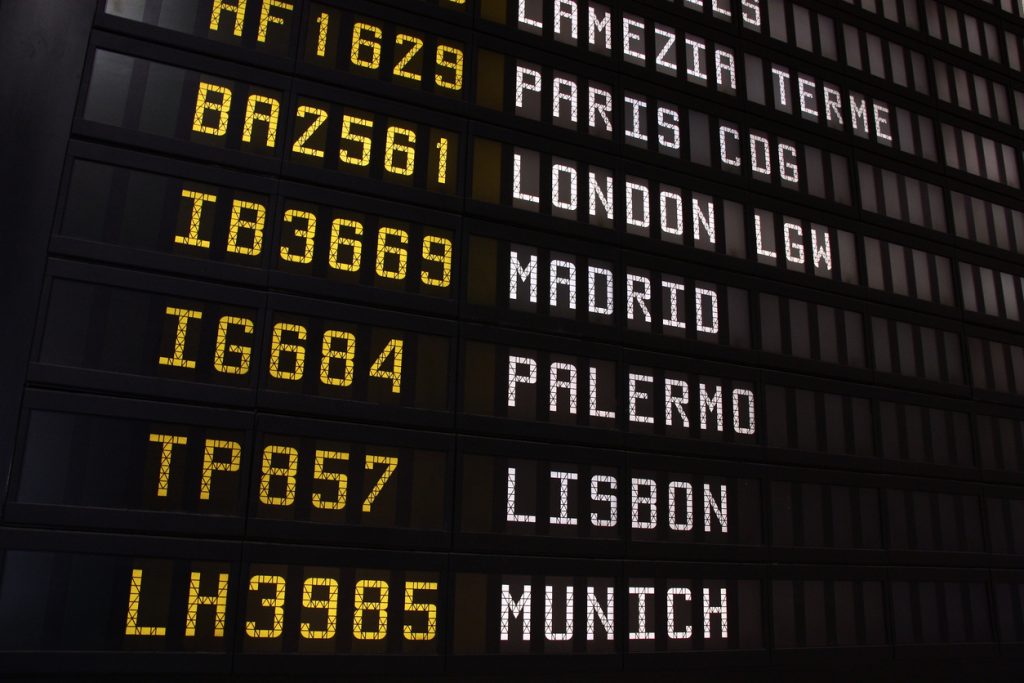 Aeropuertos británicos temen la posible caída en demanda de vuelos por el Brexit