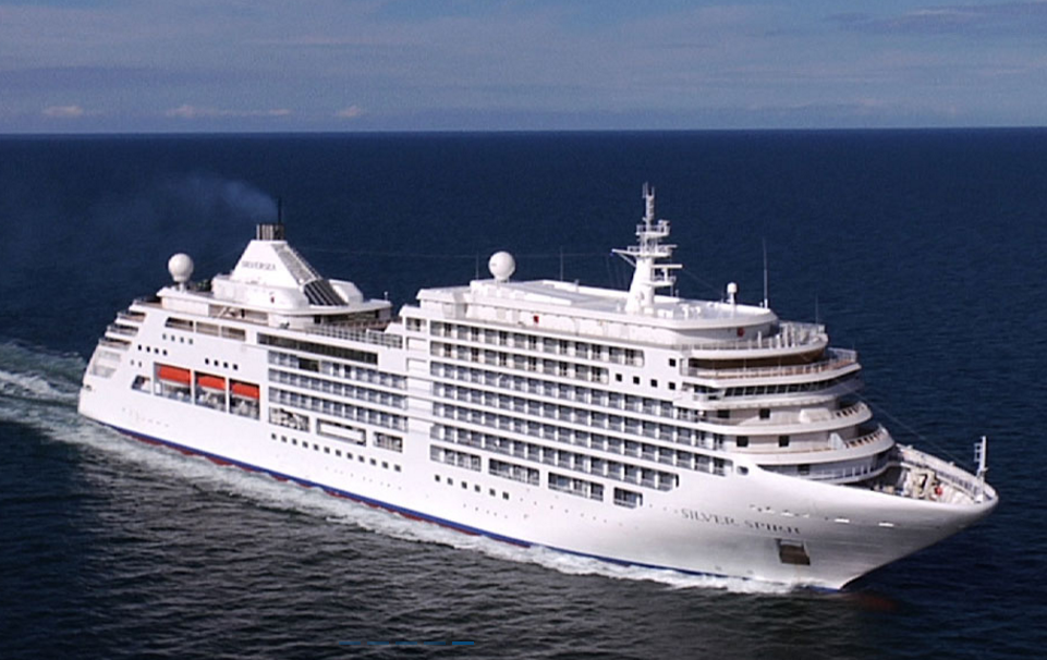 El buque ‘Silver Muse’ hace escala en Málaga por primera vez