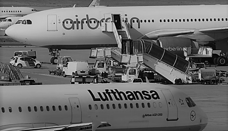 Air Berlin to hold carve-up talks with Lufthansa, easyJet