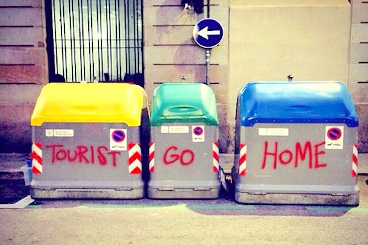 El PP busca el apoyo de parlamentos y ayuntamientos contra la “turismofobia”