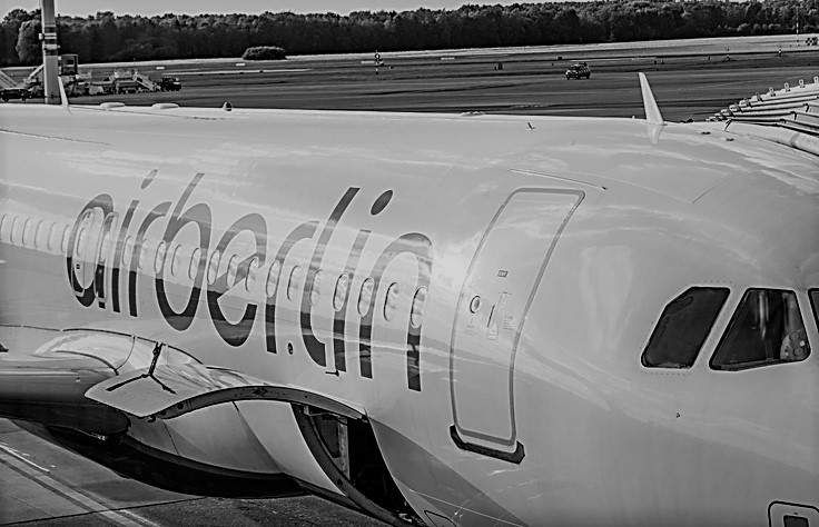 Air Berlin set for final farewell as carve-up talks continue