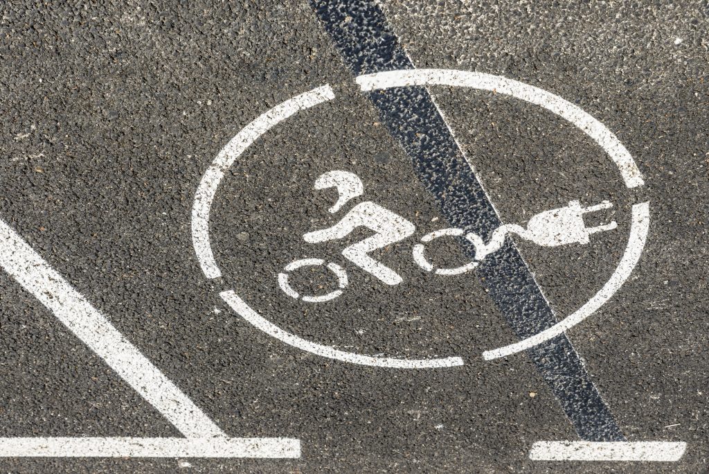 ¿Turismo y movilidad sostenible de carácter urbano? Motos eléctricas