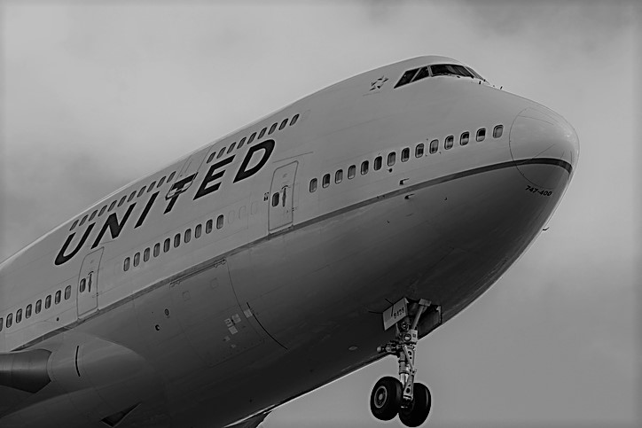 Airline shares rise on post-hurricane results
