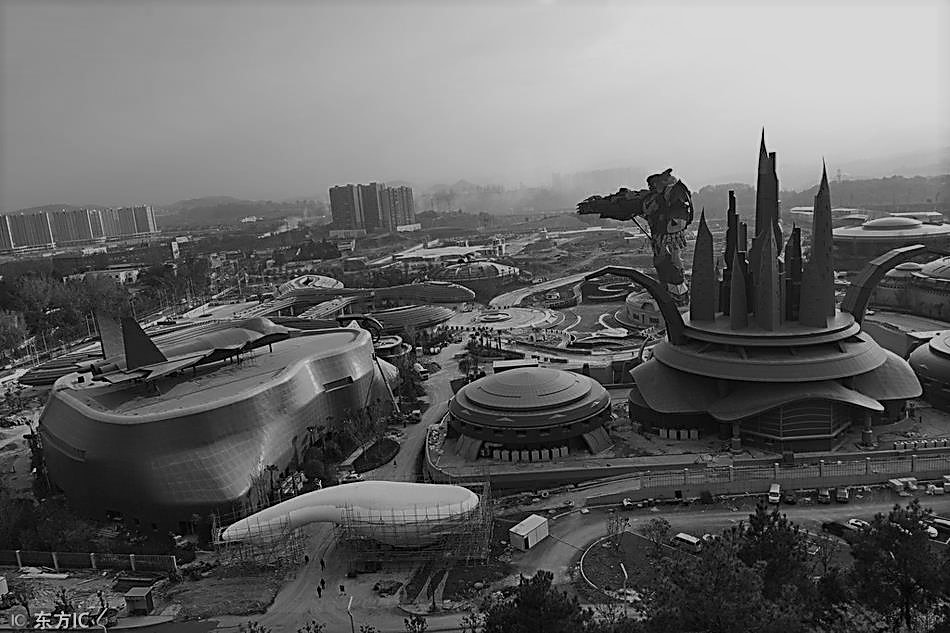 Virtual reality boom brings giant robots, cyberpunk castles to China