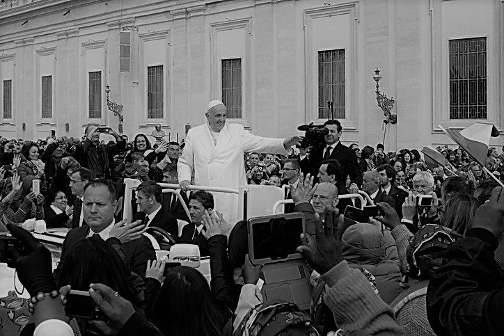 Thousands travel to Yangon for Pope’s diplomatically fraught trip