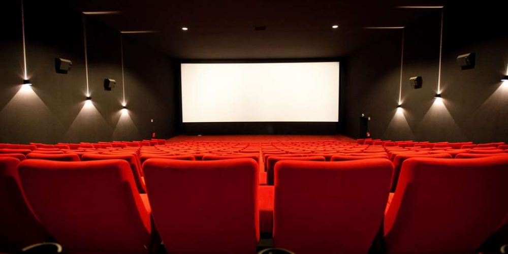 Hotels with a cinema or cinemas with a hotel?