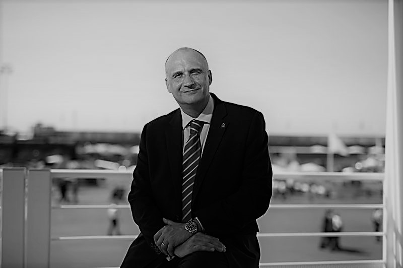 Airbus poaches Rolls-Royce executive to head aircraft sales