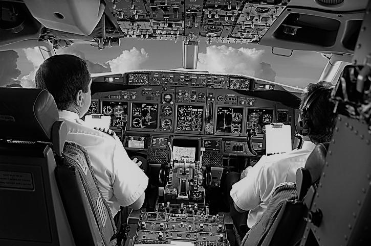 Ryanair pilots in Dublin vote in favour of industrial action