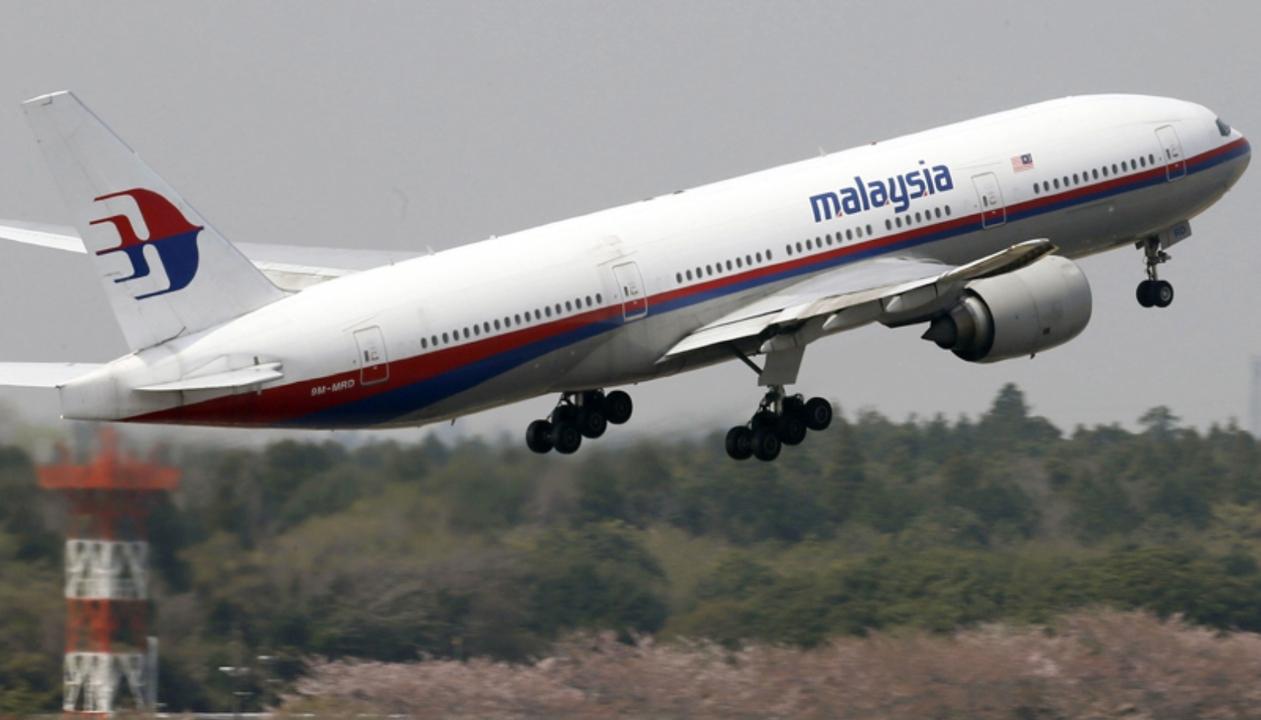 Ship hired to find MH370 arrives in search zone