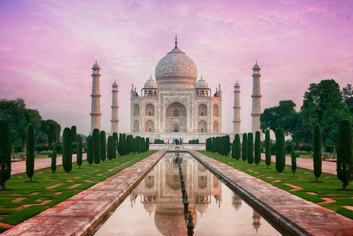 Limitan a 40.000 el número de visitantes diarios al Taj Mahal