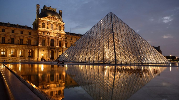 Louvre shuts Islamic art display due to rising river Seine