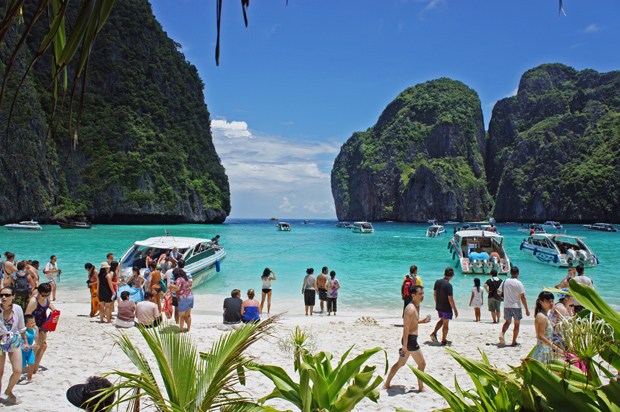 Thailand bans smoking, littering at popular tourist beaches