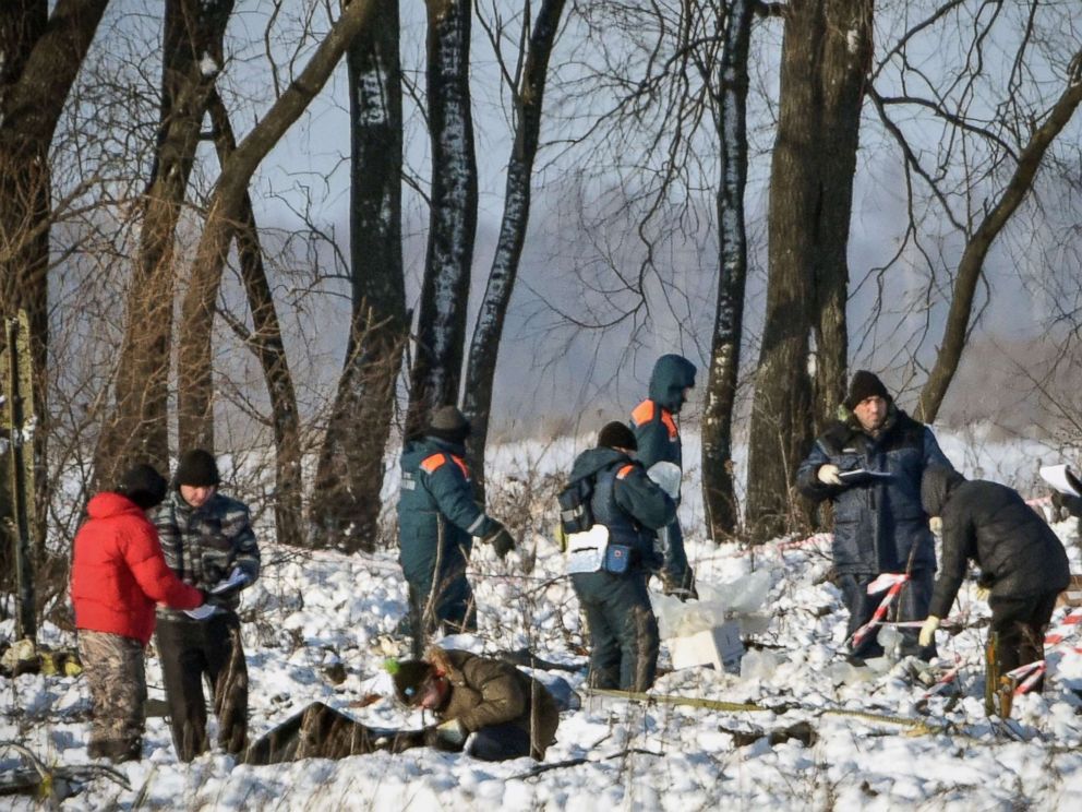 Russia hunts for body fragments, clues after fatal plane crash