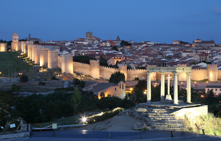 Ávila cuenta con Plan Iluminación Ornamental que “recupera el skyline nocturno”