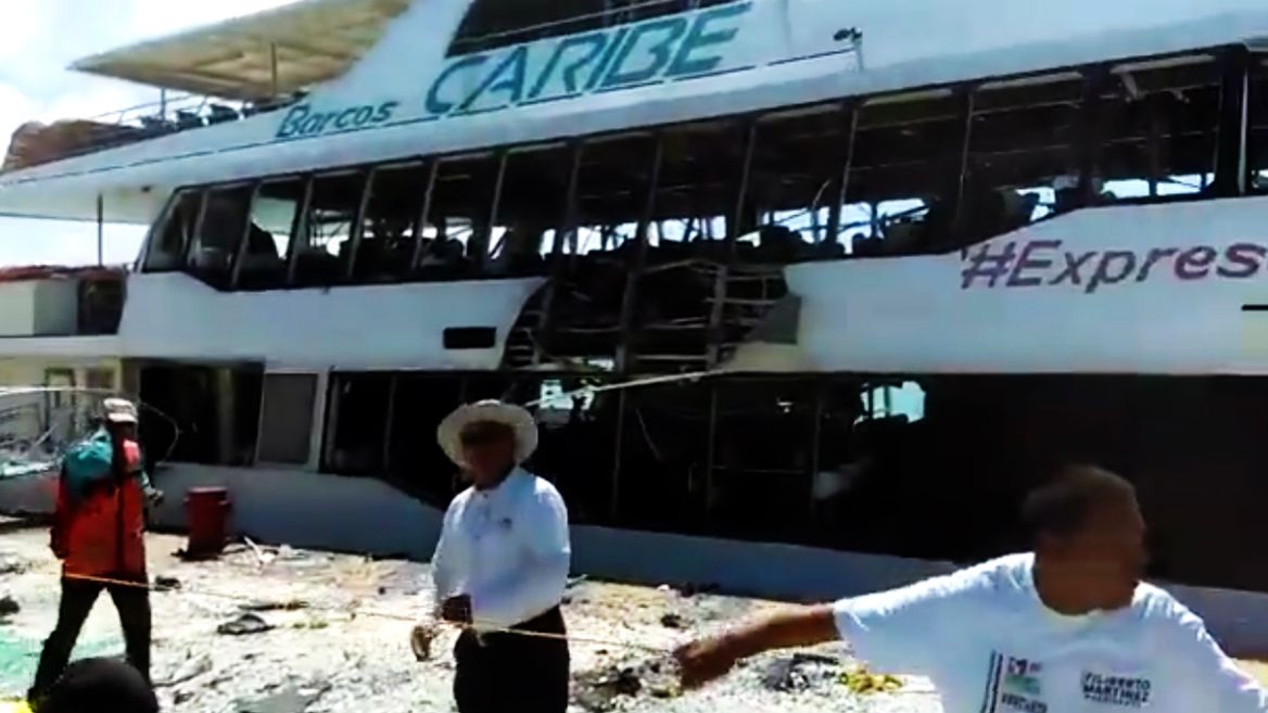 U.S. issues alert after tourist ferry explosion in Mexico