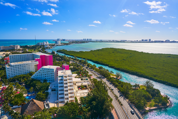 Dashed hopes for Mexico oil boom leave Gulf Coast hotels idle