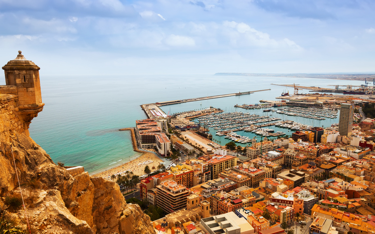 El puerto de Alicante prevé la llegada de 53 cruceros este año