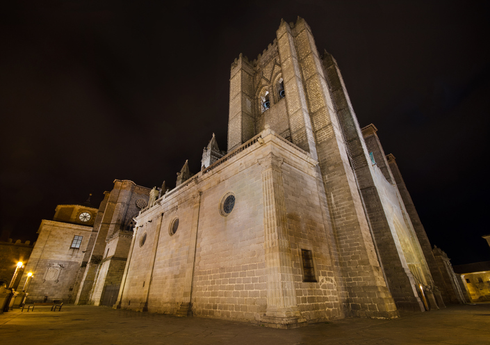 Iberdrola destina 220.000 euros a la iluminación ornamental de catedral Ávila