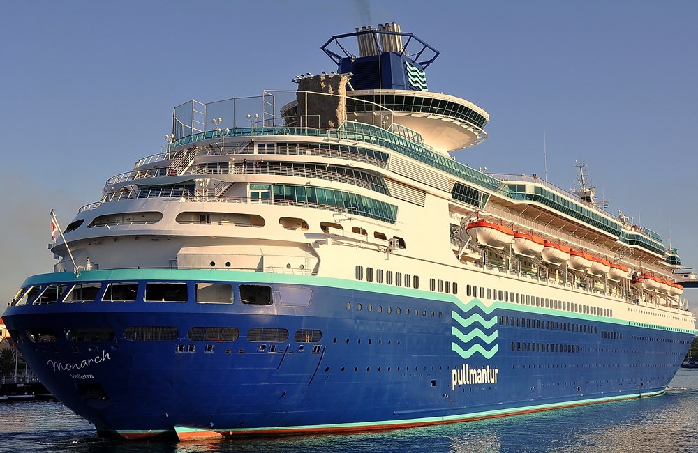 Varela muestra a directivo de Pullmantur obras de nuevo puerto en el Pacífico