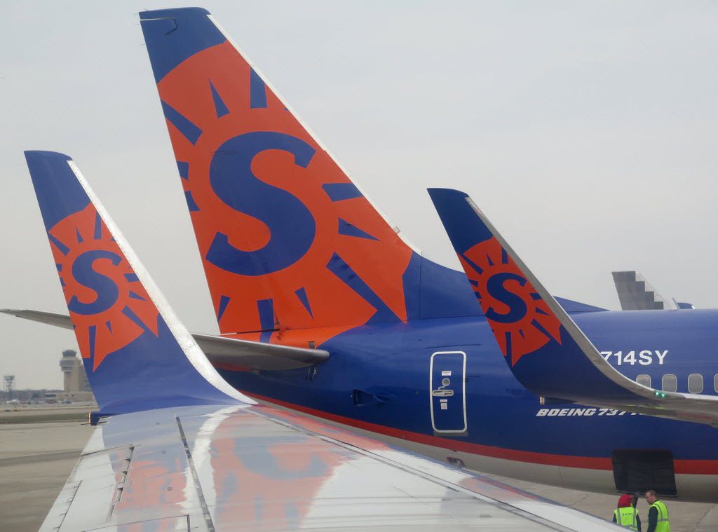 Passengers, senator hit airline Sun Country after Mexico stranding