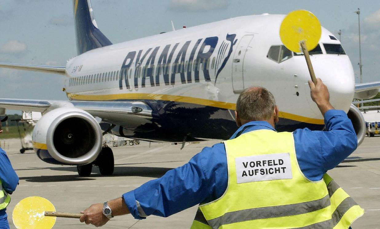 Ryanair’s UK pilot union threatens strike action over promotion system