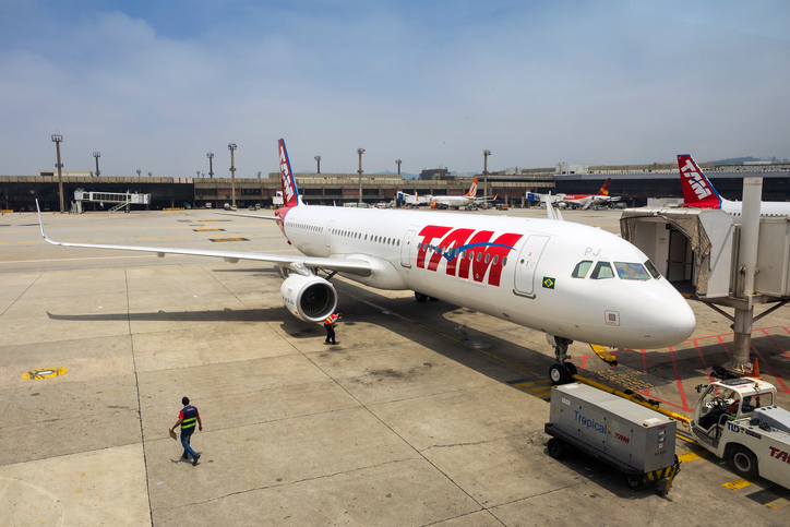 Aeropuertos de Brasil siguen pendientes ante posible falta de combustible