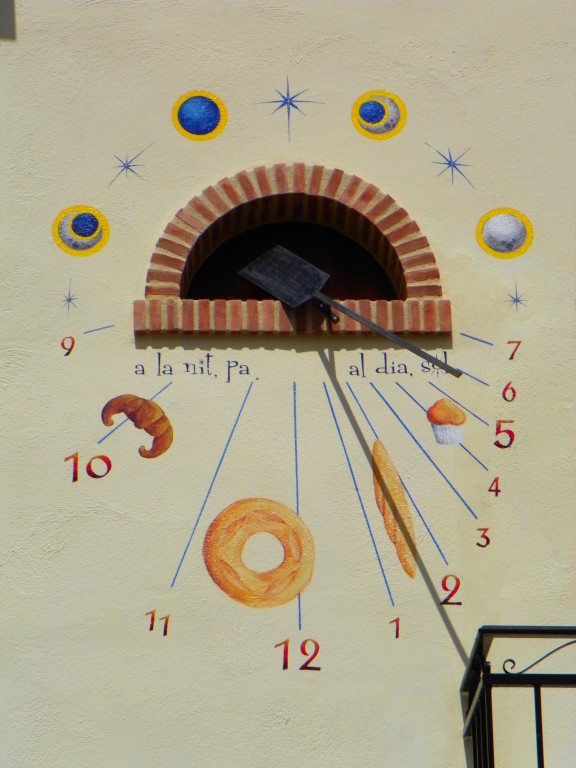 Otos, donde el sol marca la hora en más de 30 relojes que son obras de arte