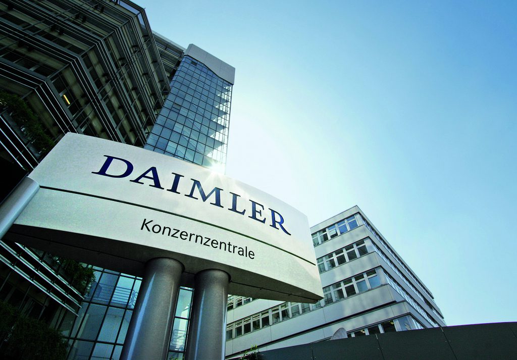 Daimler fights Tesla, VW with new electric big rig truck