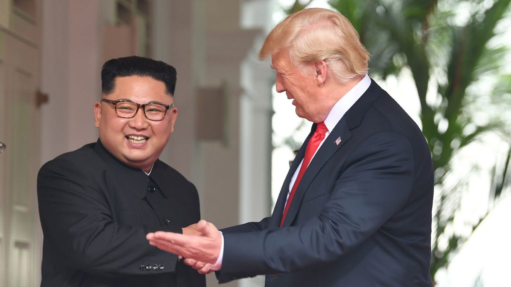 Un hotel colonial de una lujosa isla turística acoge la cumbre de Trump y Kim