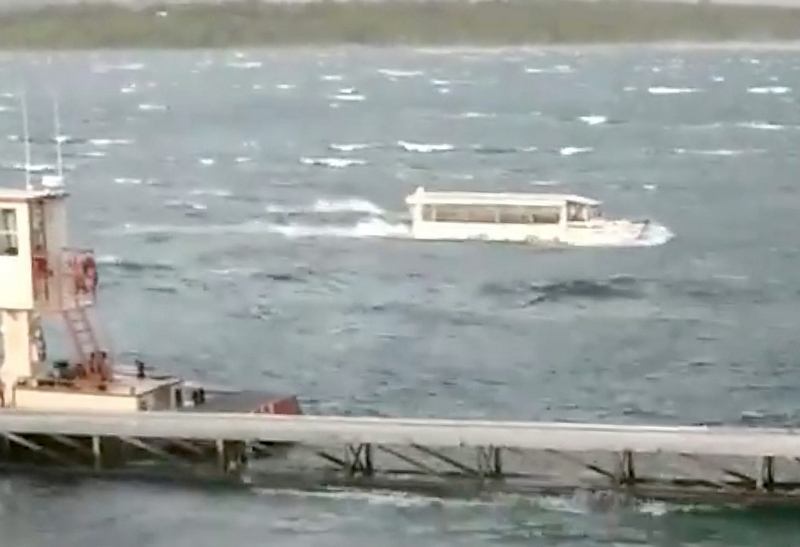 Deadly Missouri duck boat to be raised, most survivors leave hospital