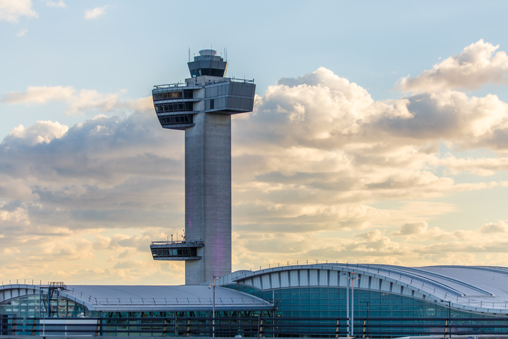 Enaire y controladores ultiman un acuerdo con 420 contrataciones hasta 2025