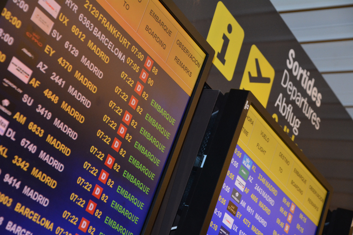 Barcelona pide a AENA que exija a aerolíneas medidas para mejorar operativa