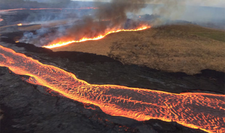 Comienzan a descender a salvo los atrapados en volcán de Indonesia por seísmo