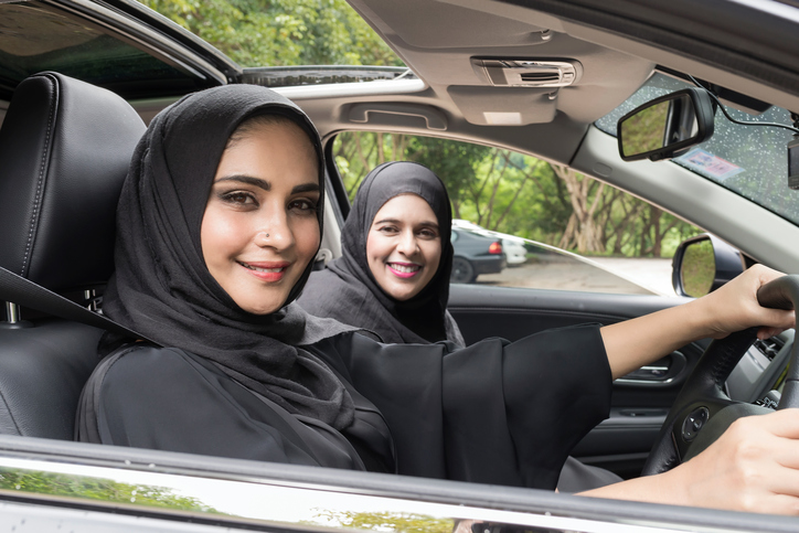 Saudi aviation academy to train first women pilots
