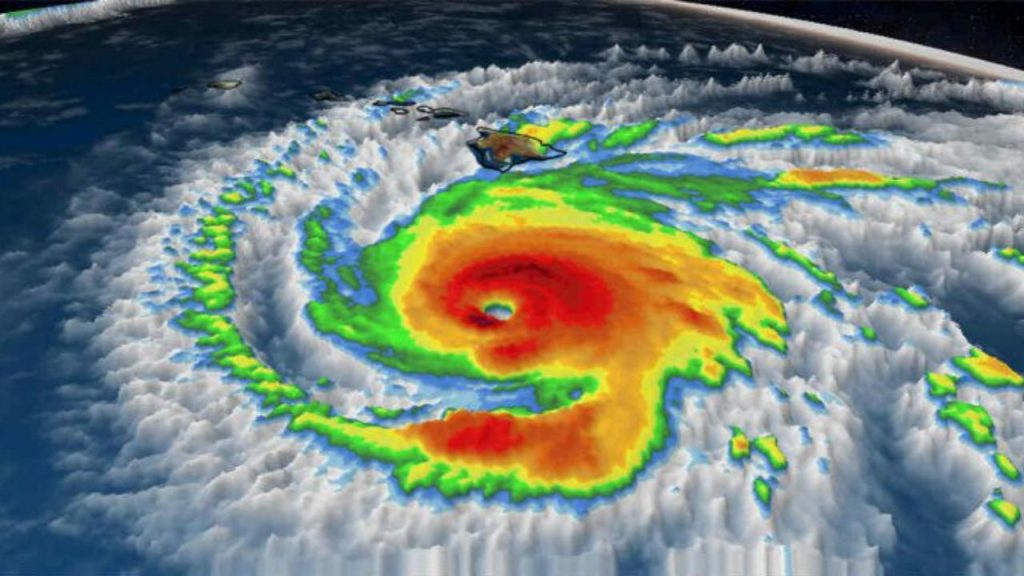 Hurricane Lane menaces Hawaii even though storm has weakened