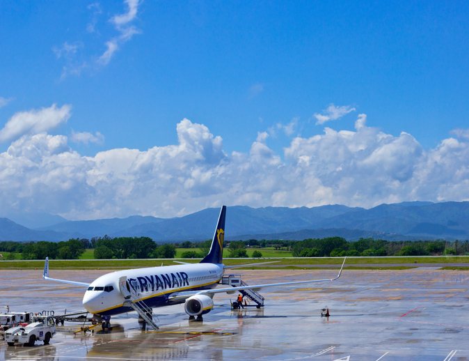 Ryanair y sindicatos de tripulantes de cabina retoman las negociaciones