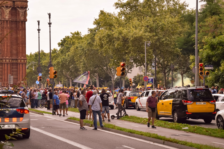 Uber, Cabify drivers strike in Madrid to protest against planned law changes