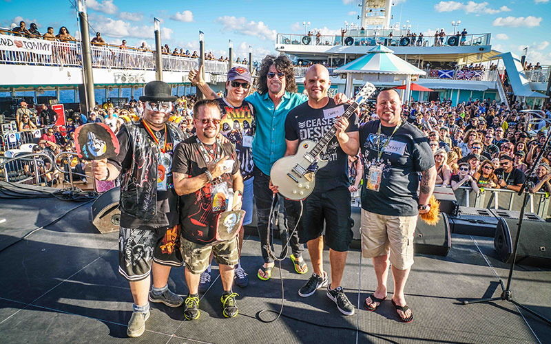 KISS CRUCERO