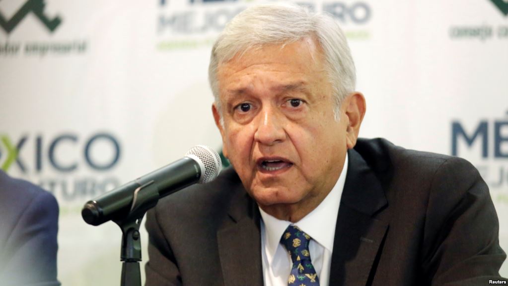Obrador descarta crisis económica o devaluación por cancelación de aeropuerto