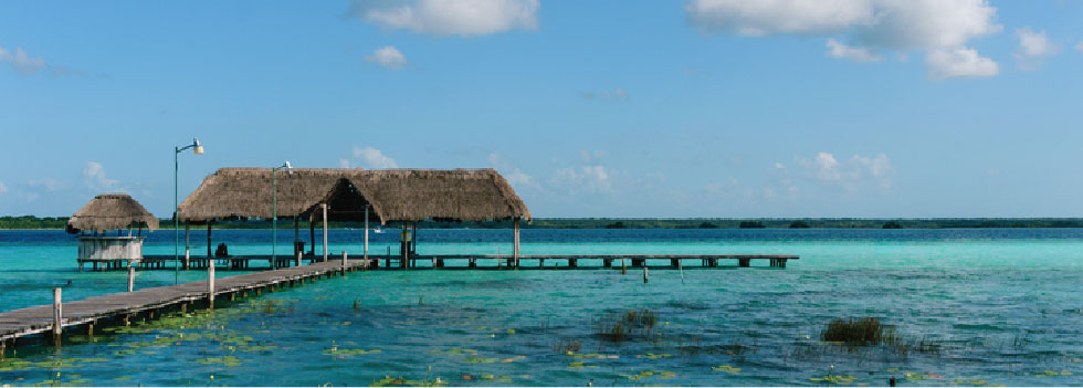 Bacalar: laguna de siete colores en la Riviera Maya