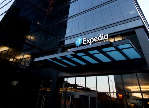 Expedia beats profit estimates on HomeAway, travel bookings growth