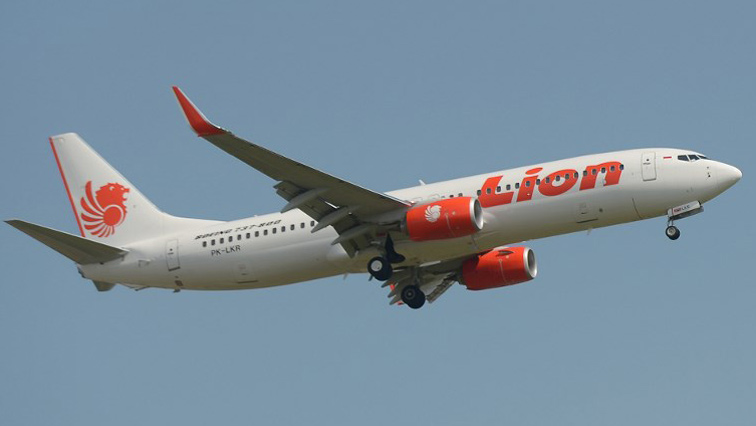 Indonesia deploys divers, “pinger locators” in hunt for doomed plane’s cockpit recorders