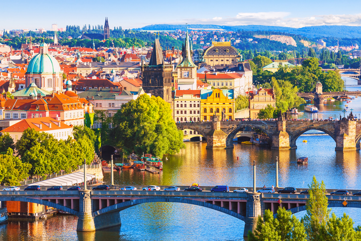 El éxito de Airbnb en Praga fuerza el debate sobre el control de alquileres