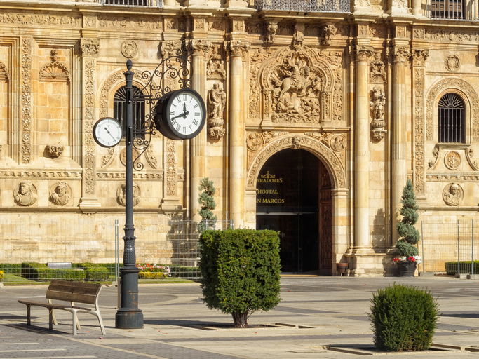 Paradores demuestra que una empresa pública puede ser rentable, según su CEO