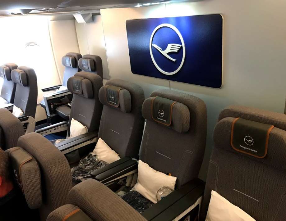United to add premium seats on regional and mainline jets