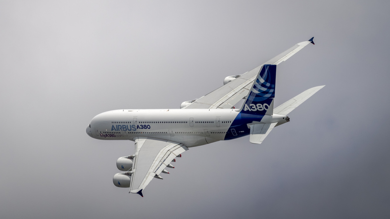 Airbus to scrap A380 superjumbo production as sales slump